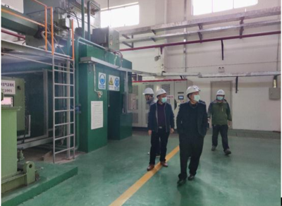 區(qū)領(lǐng)導(dǎo)帶隊(duì)開(kāi)展節(jié)前安全生產(chǎn)大檢查 危險(xiǎn)化學(xué)品經(jīng)營(yíng)安全重于泰山